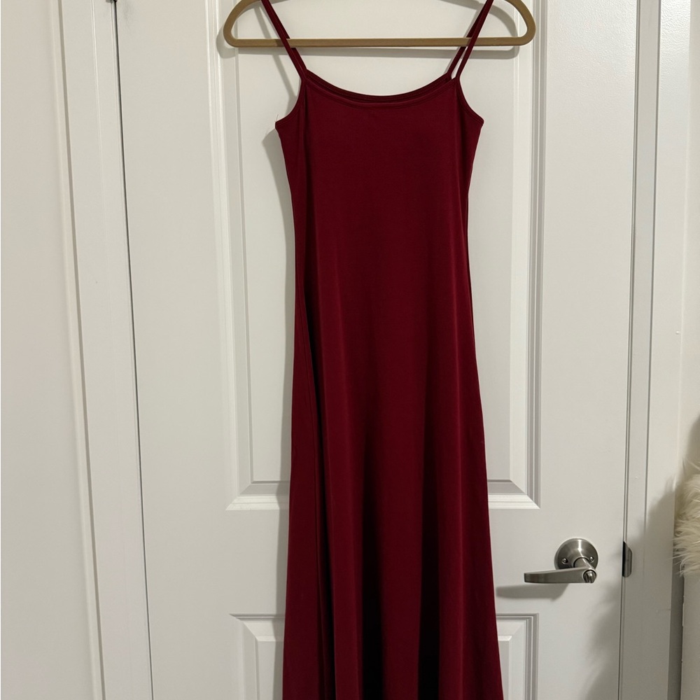 Elegant Burgundy Spaghetti Strap Dress